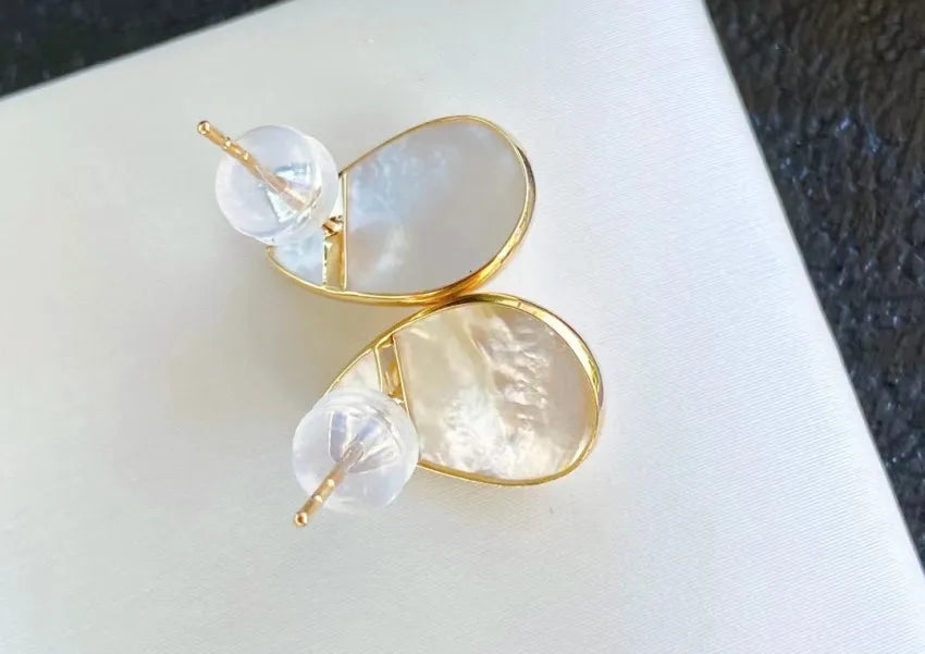 18K Gold Teardrop Pearl Earrings